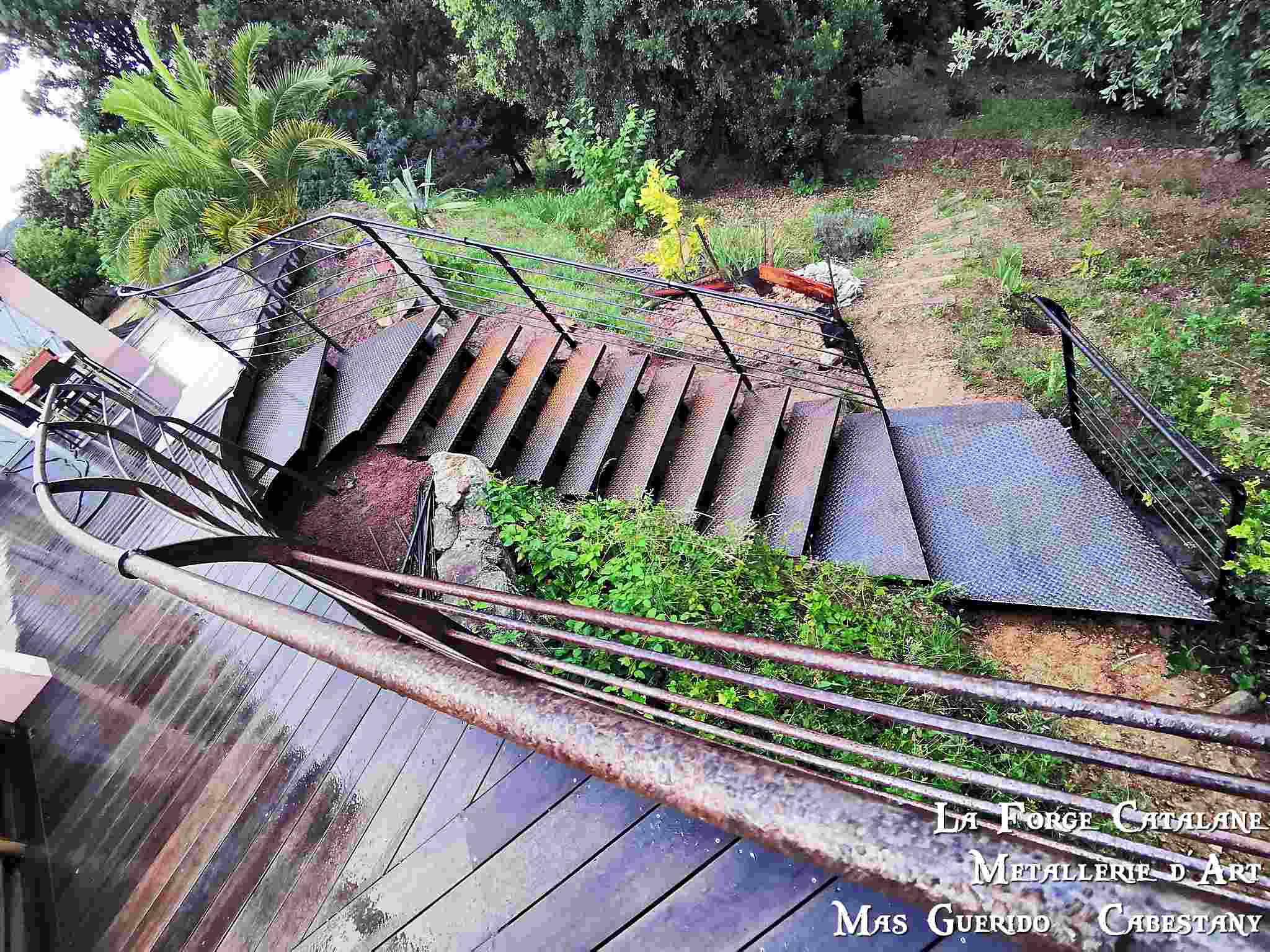 escalier marches tole larmee forge catalane.jpg